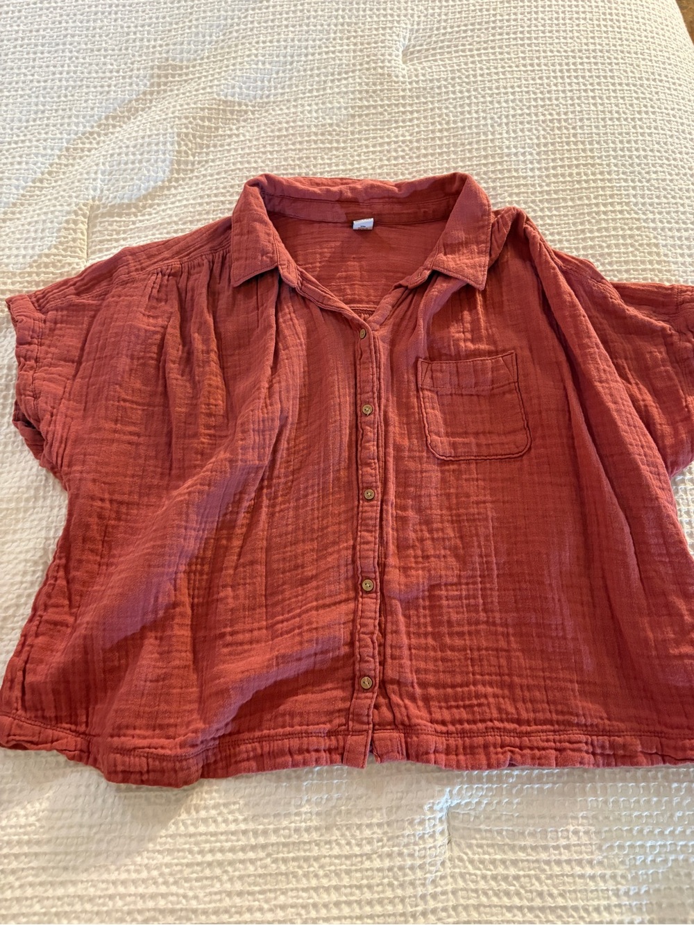 Old Navy Button-Front Gauze Top in Rust Red
